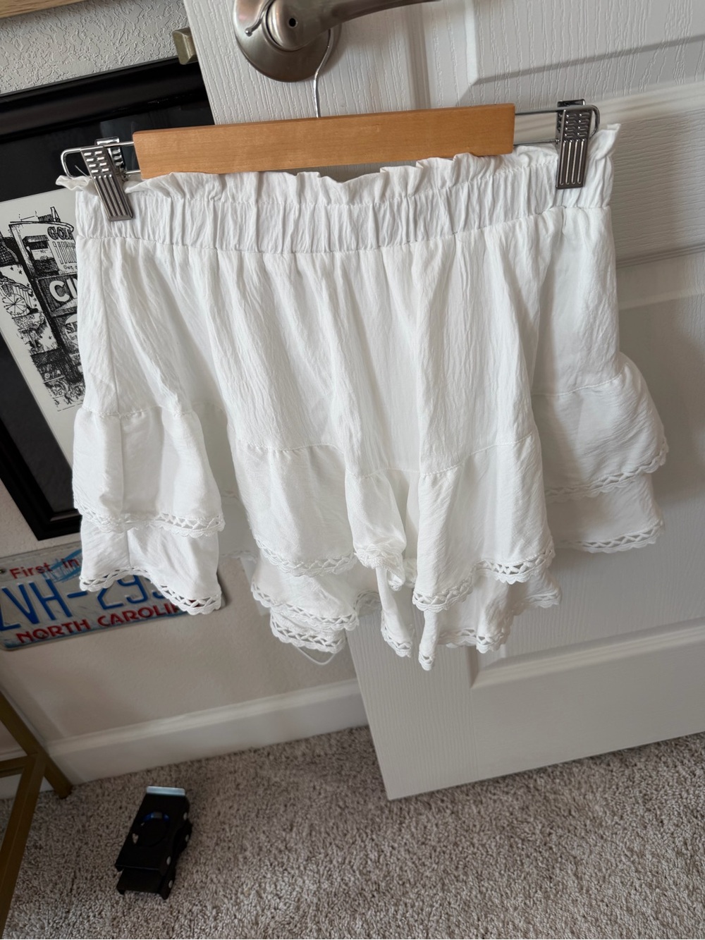 Amazon White Ruffle Skirt Medium - Picture 7 of 8